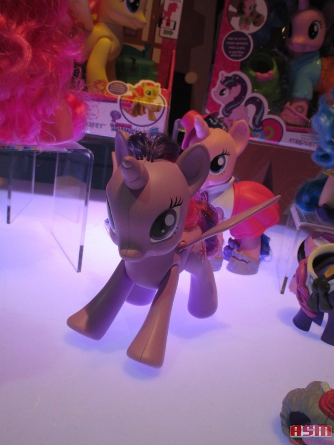 Новые игрушки пони (Дружба это чудо) 2016: Фото и видео с выставки
